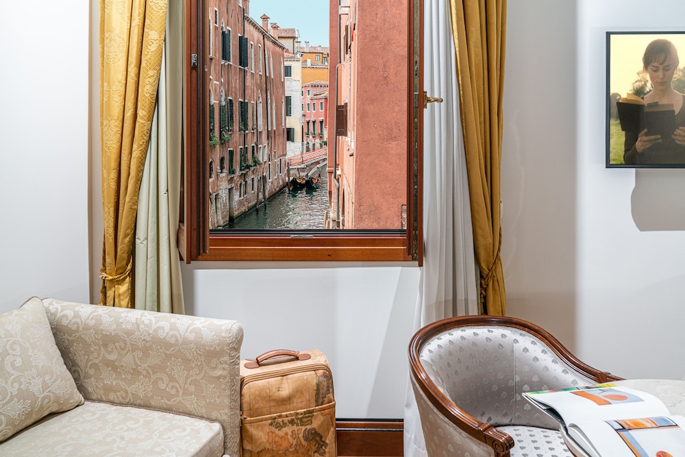 All Angelo Art Hotel 52/72