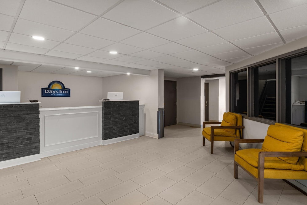 Days Inn by Wyndham Mandan Bismarck Area 11/56