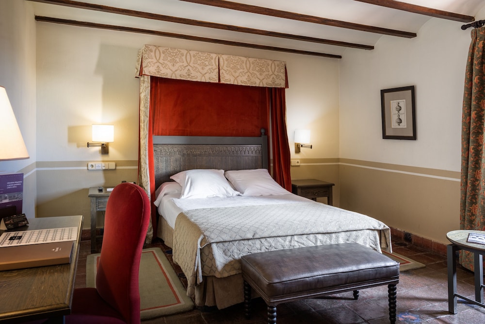 Parador de Oropesa 12/50