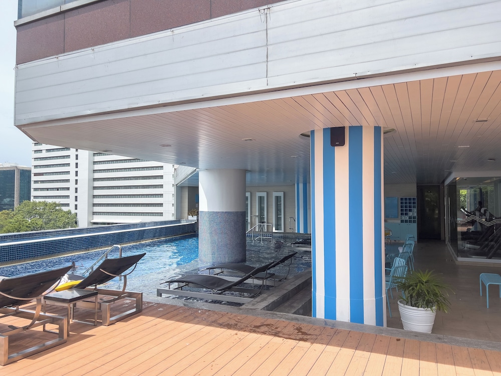 Pullman Bangkok Hotel G 37/75