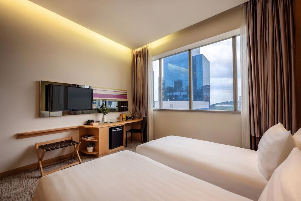 Dorsett Singapore 28/70