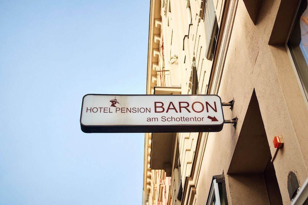 PENSION BARON AM SCHOTTENTOR HOTEL 2/50