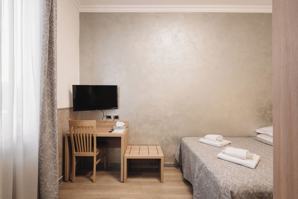 Adas Hotel 73/80