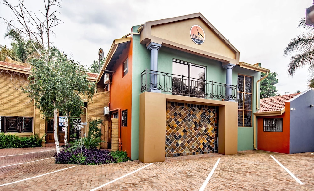 Sunward Park Guesthouse 1/50