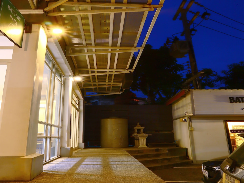 The Battery Park Midtown Villa 3/28