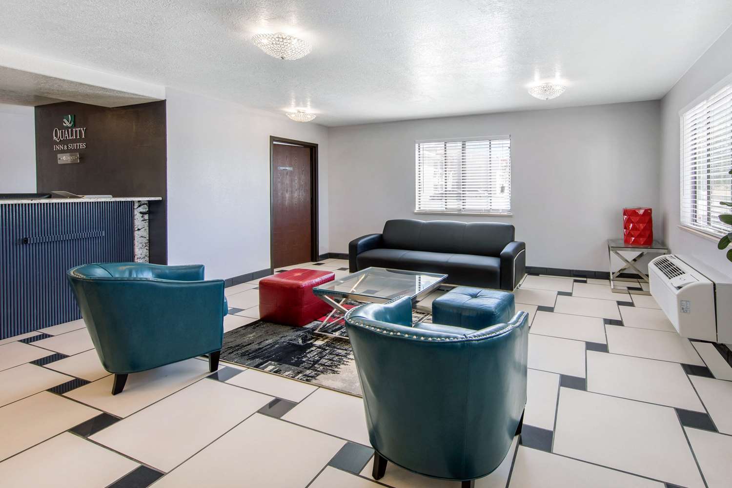 Quality Inn & Suites Albuquerque North Near Balloon Fiesta Park 13/17