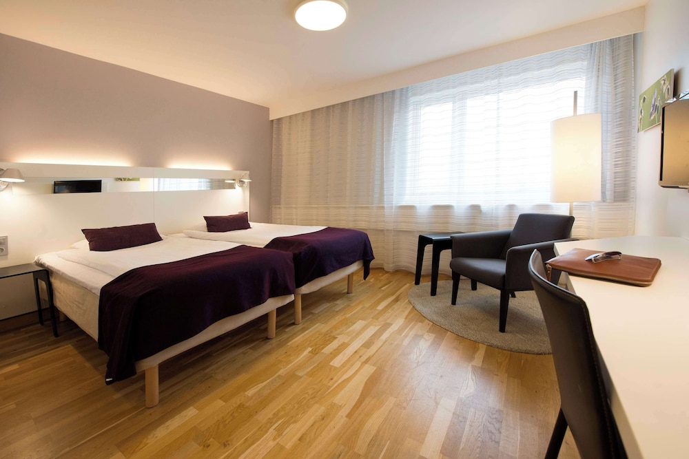 SUPERIOR, KING BED