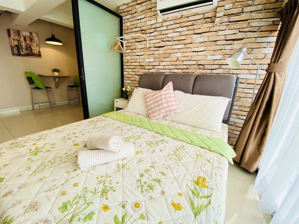 Chrisenbel Suites - Pinnacle Pj 12/37