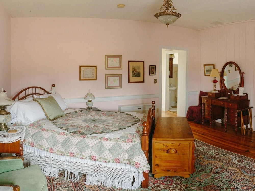 Cave Hill Farm Bed and Breakfast 11/50