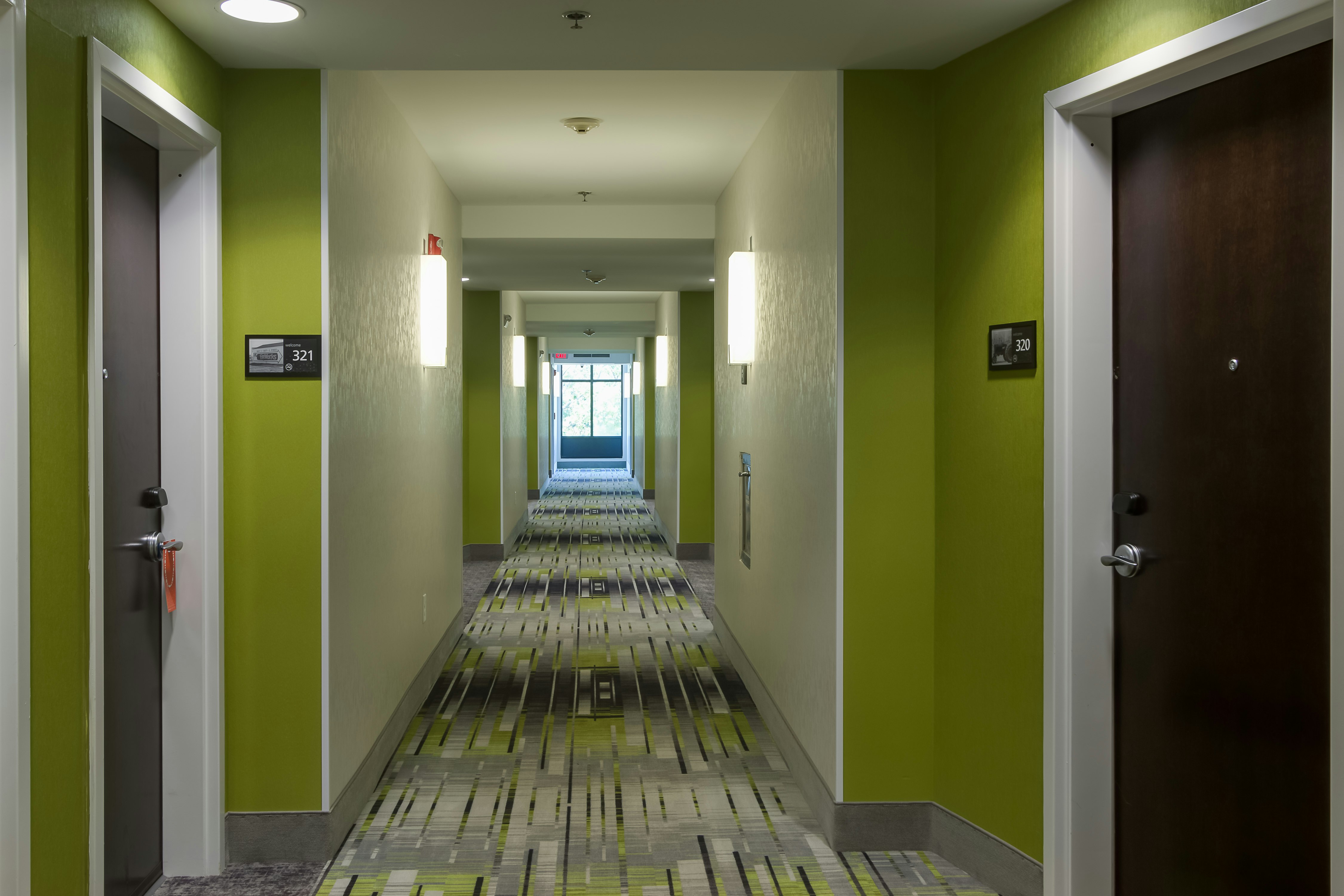 Hampton Inn White House 3/55