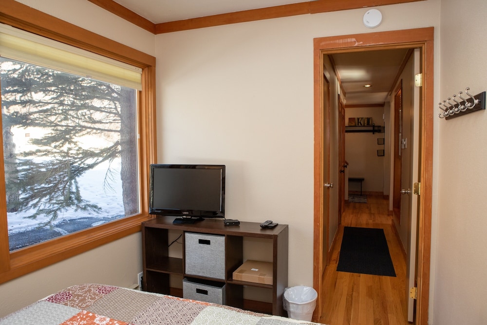 Tennis Townhome 2 Bed 2 5 Bath 46/50