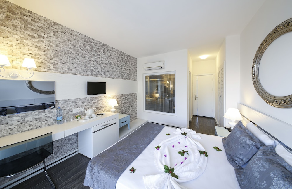 Morina Deluxe Hotel 41/50