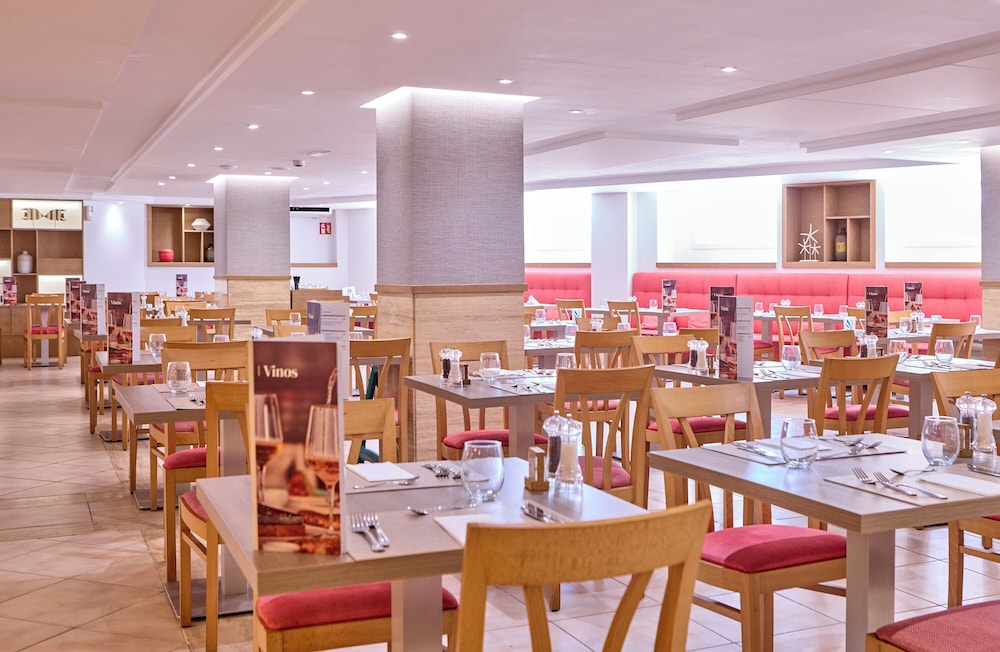 Universal Hotel Perla 30/50