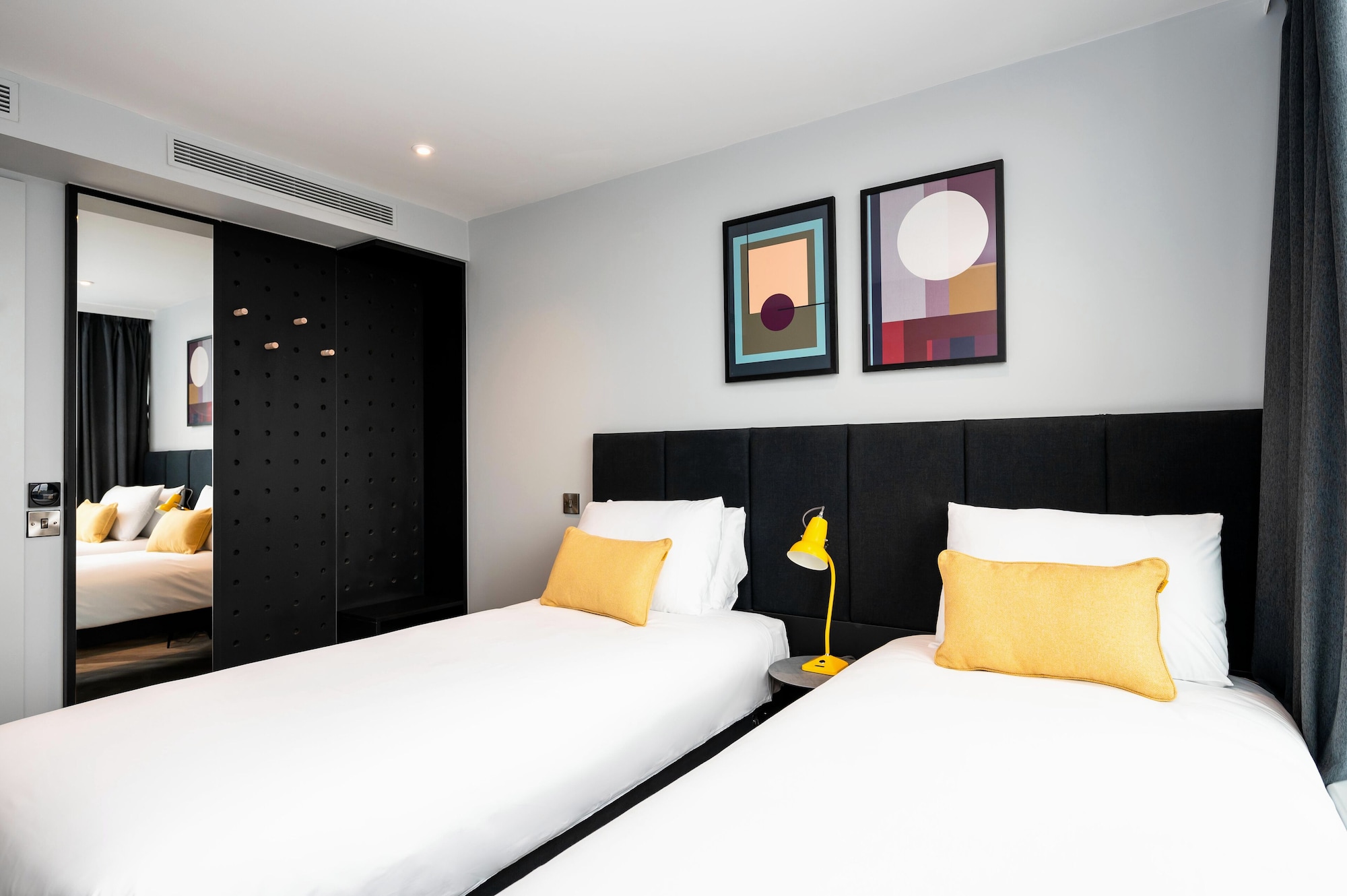 1 BEDROOM, APARTMENT, TWIN BEDS