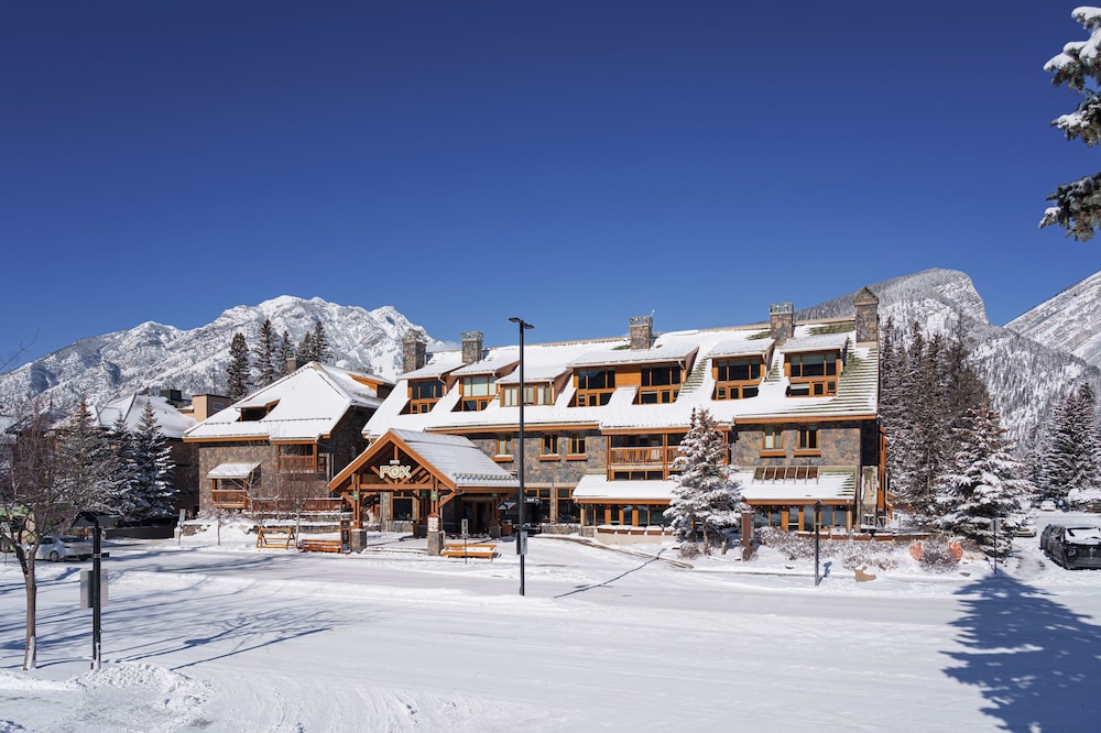 Fox Hotel & Suites 60/63