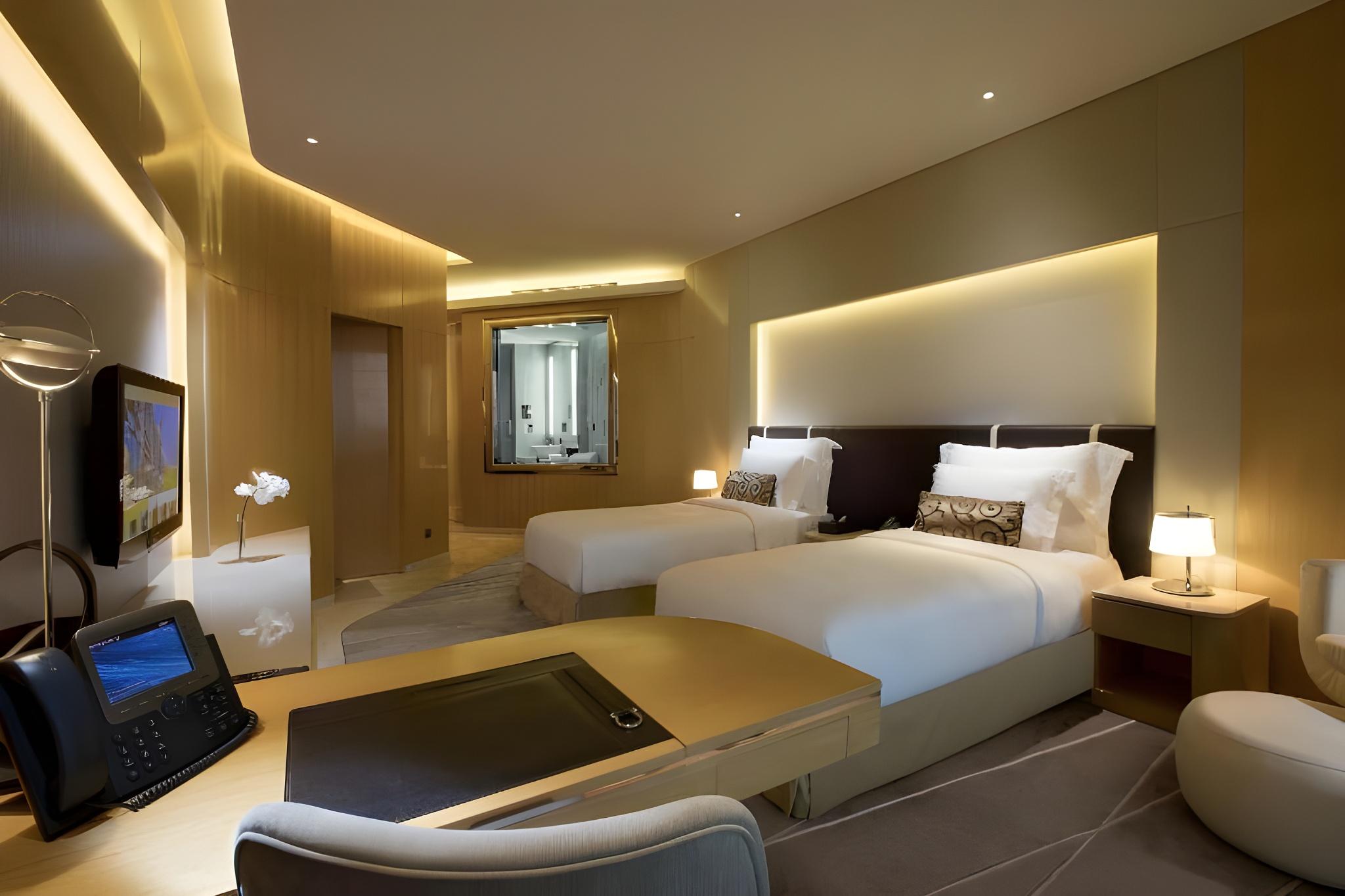 GRAND SUPERIOR ROOM