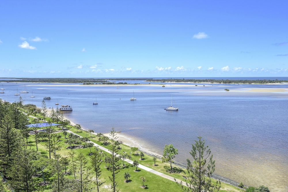 Crystal Bay On The Broadwater 73/79