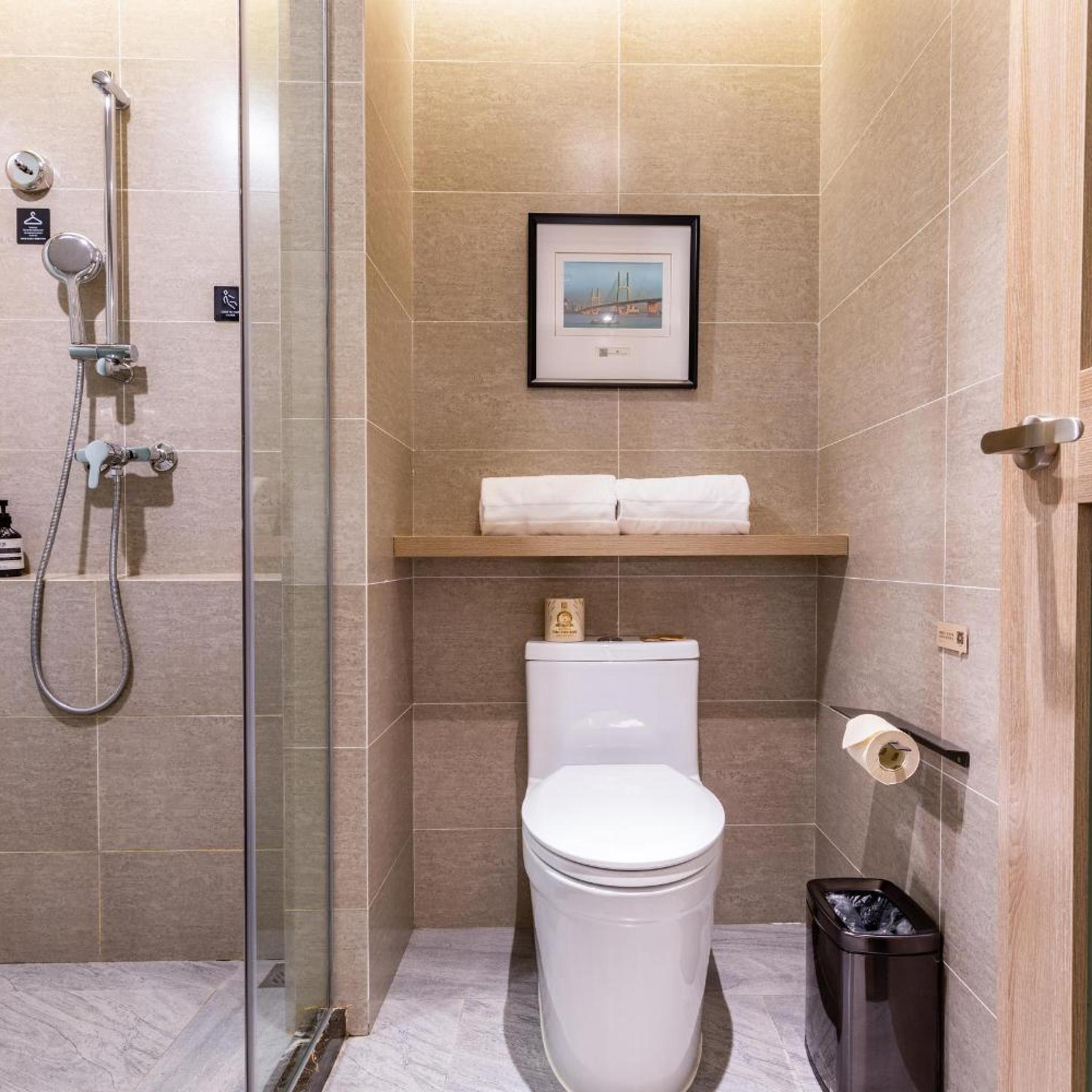 Atour Hotel Wuhan Changqing Road 64/74