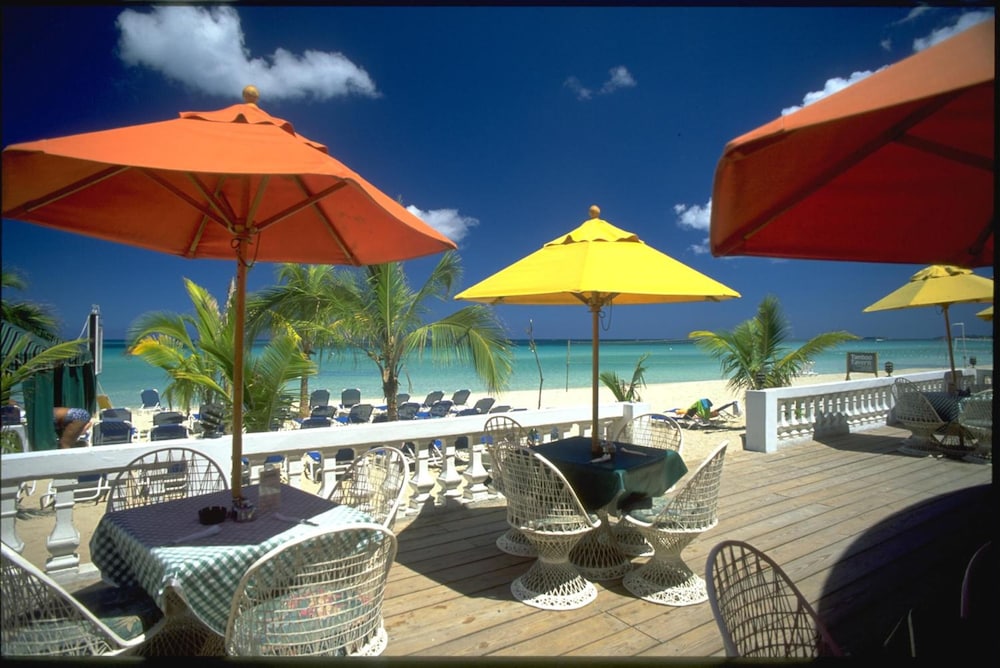 Legends Beach Hotel 23/41