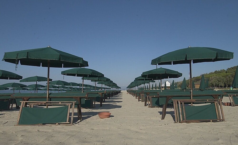 Marina Del Marchese Beach Resort 37/62