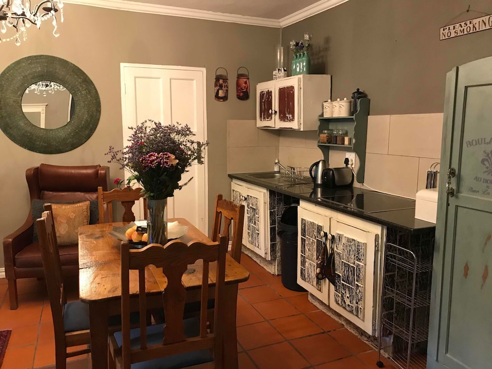 Waterhouse Guest Lodges 295 Indus Street 35/50