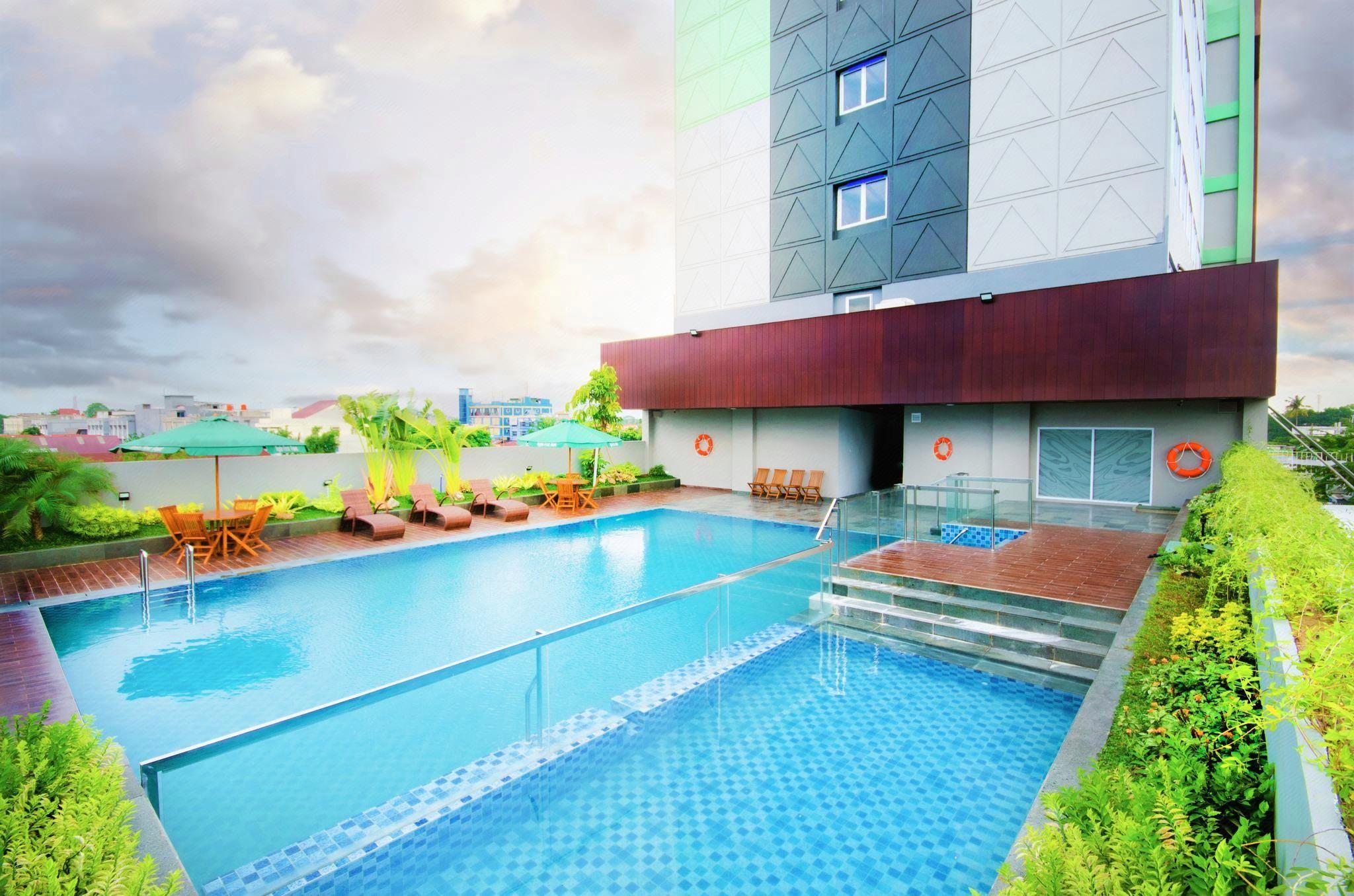 Ayola First Point Hotel Pekanbaru 7/48