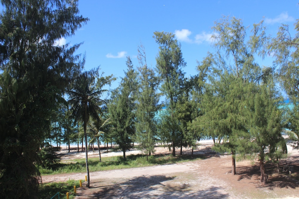 Saipan Beach Hotel 59/66
