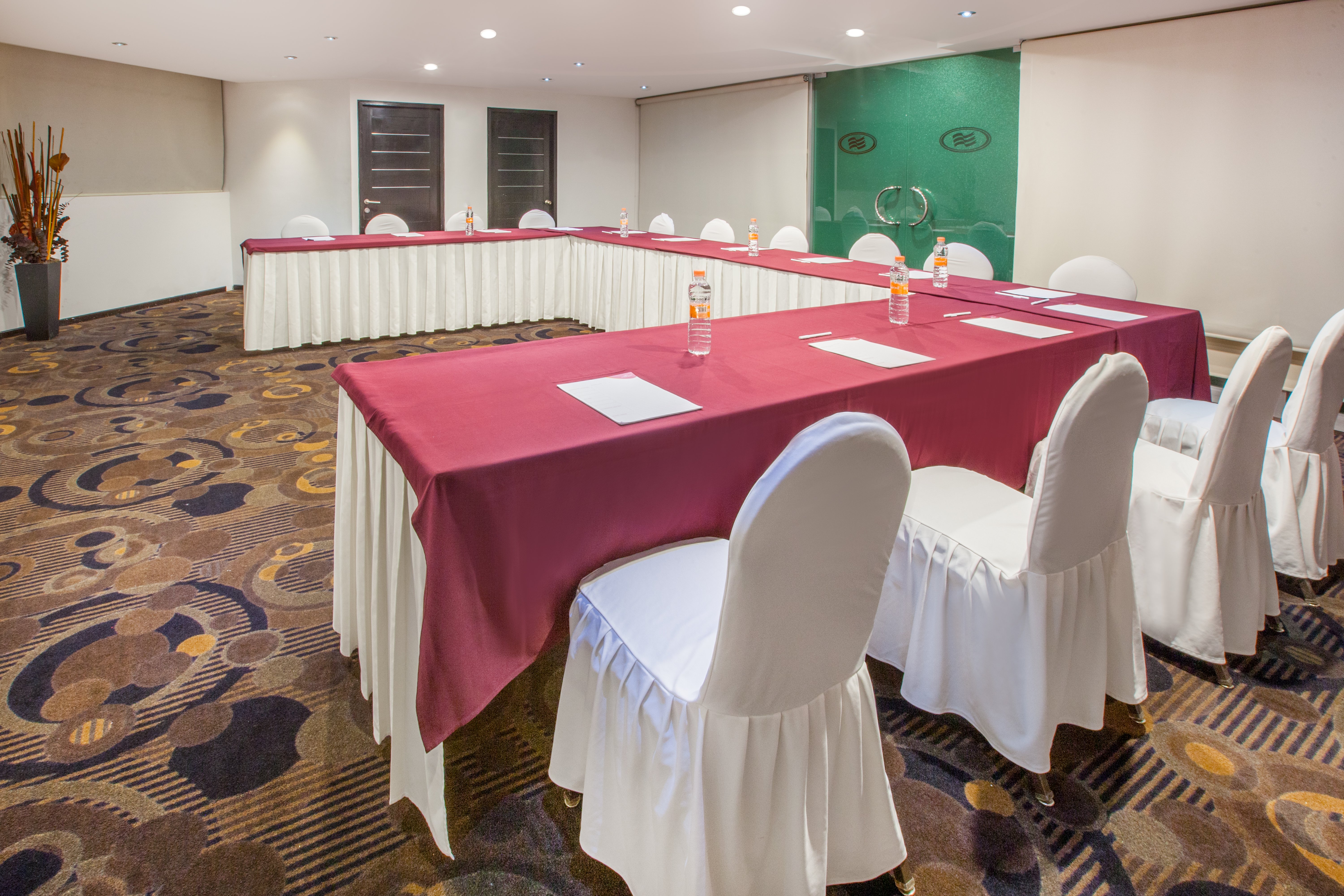 Crowne Plaza Toluca-Lancaster 68/78