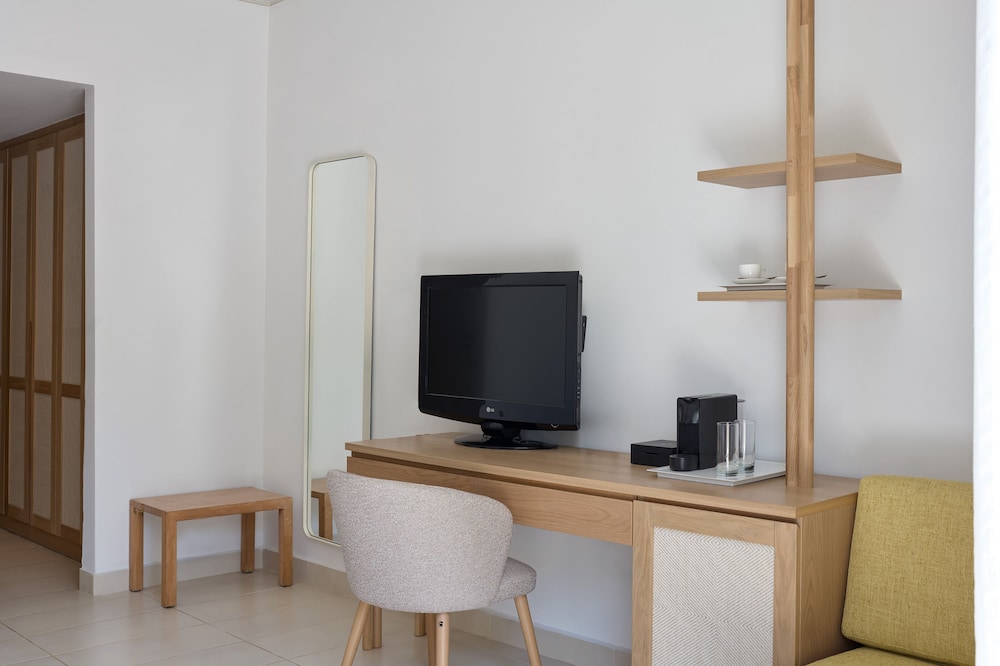 Atlantica Eleon Grand Resort 58/71
