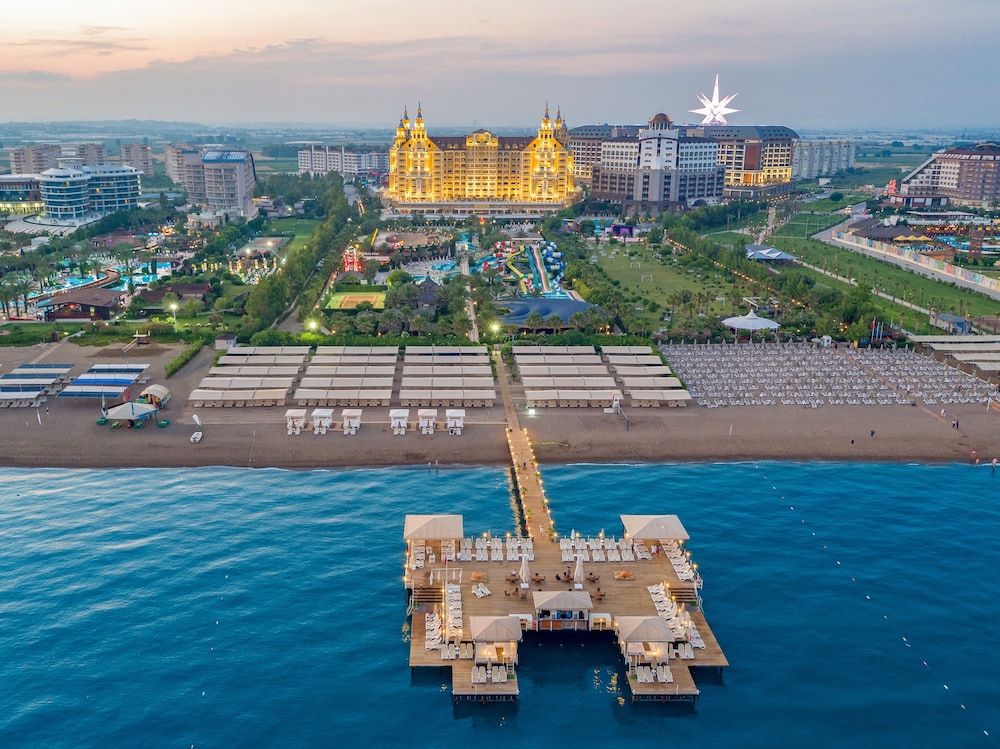 Royal Holiday Palace 49/55