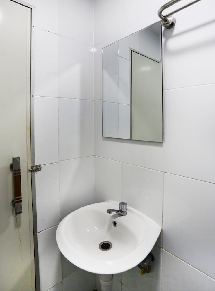 OYO 3300 Nadjara Residence Syariah 22/23