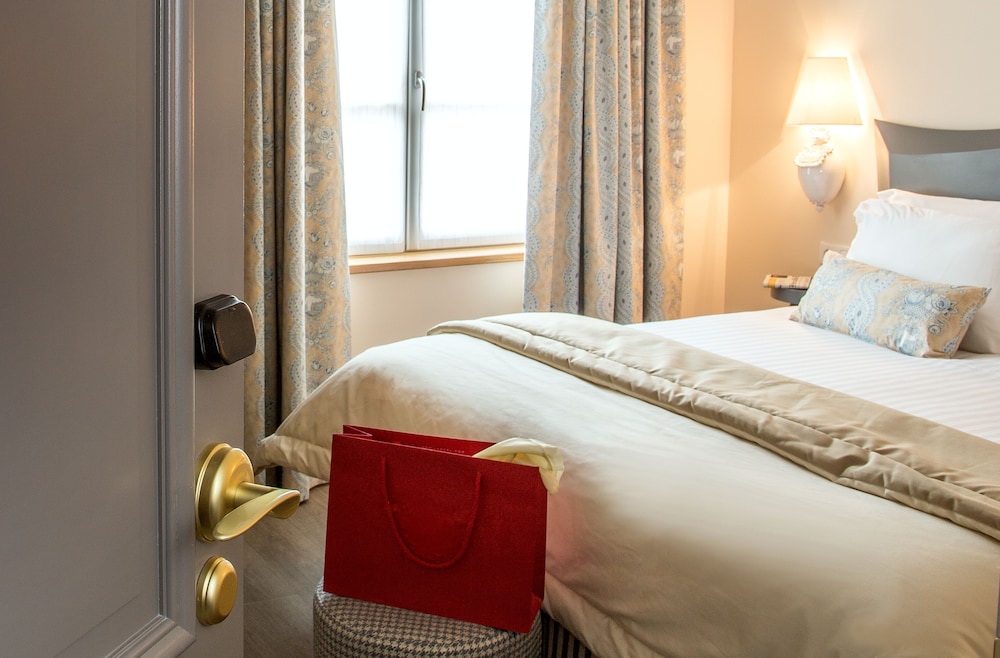 Le Relais Des Trois Chateaux 13/55