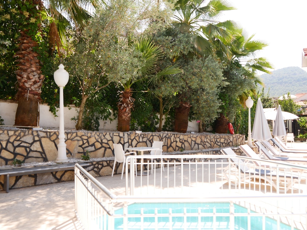 Nefis Hotel 5/60