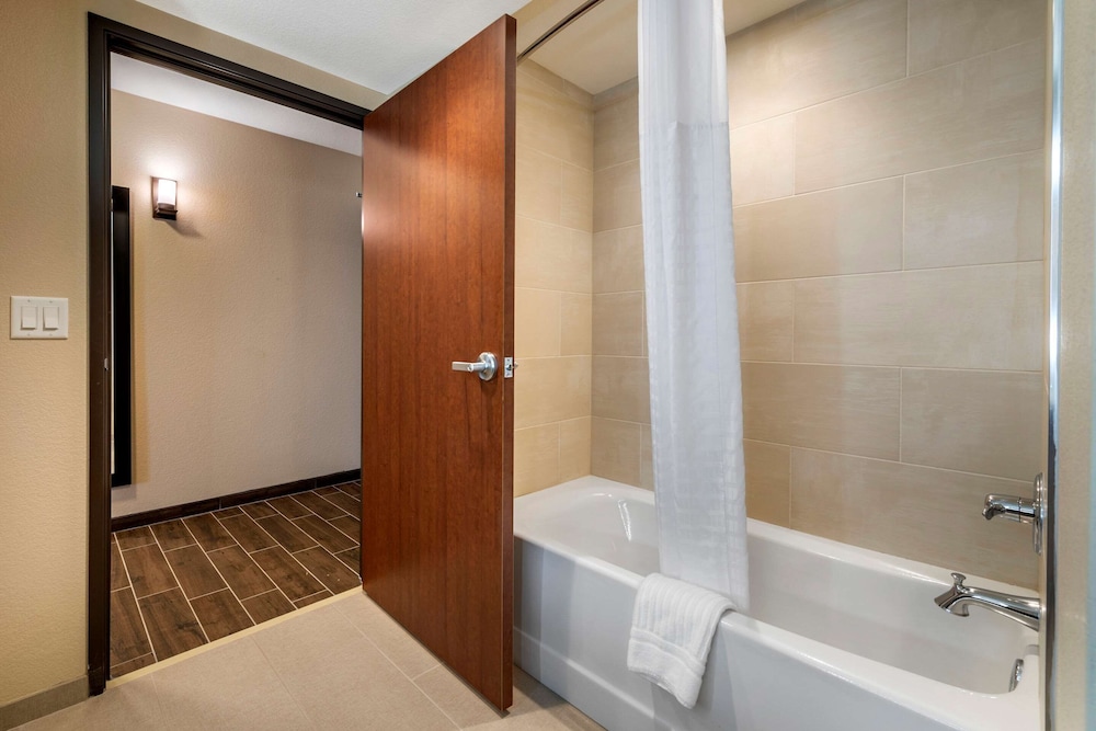 Comfort Suites Broomfield-Boulder/Interlocken 29/33