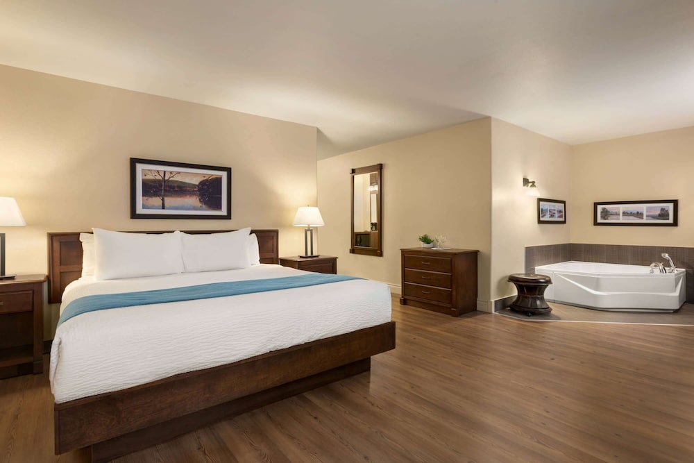 Days Inn By Wyndham Levis 4/31