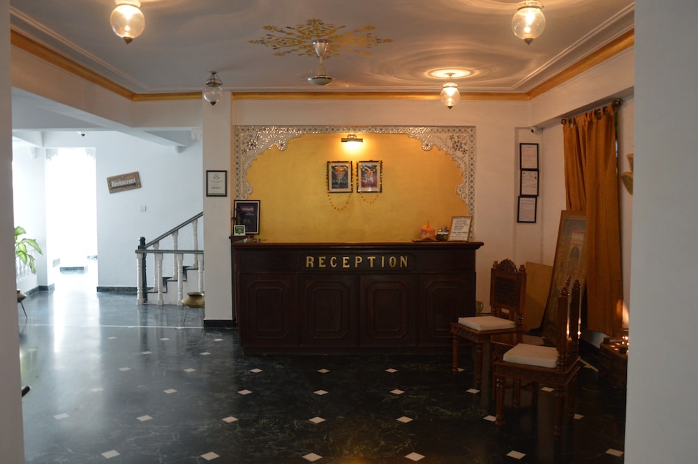 HOTEL POONAM HAVELI 11/50