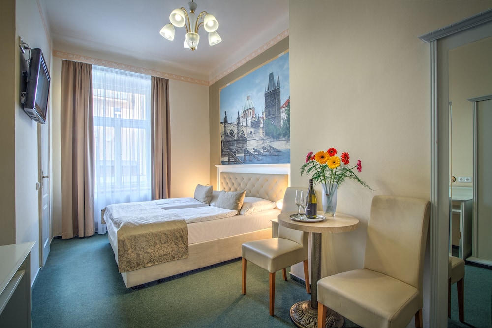 Taurus Hotel Prague 45/65