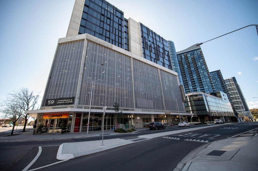Mercure Canberra Belconnen 62/69