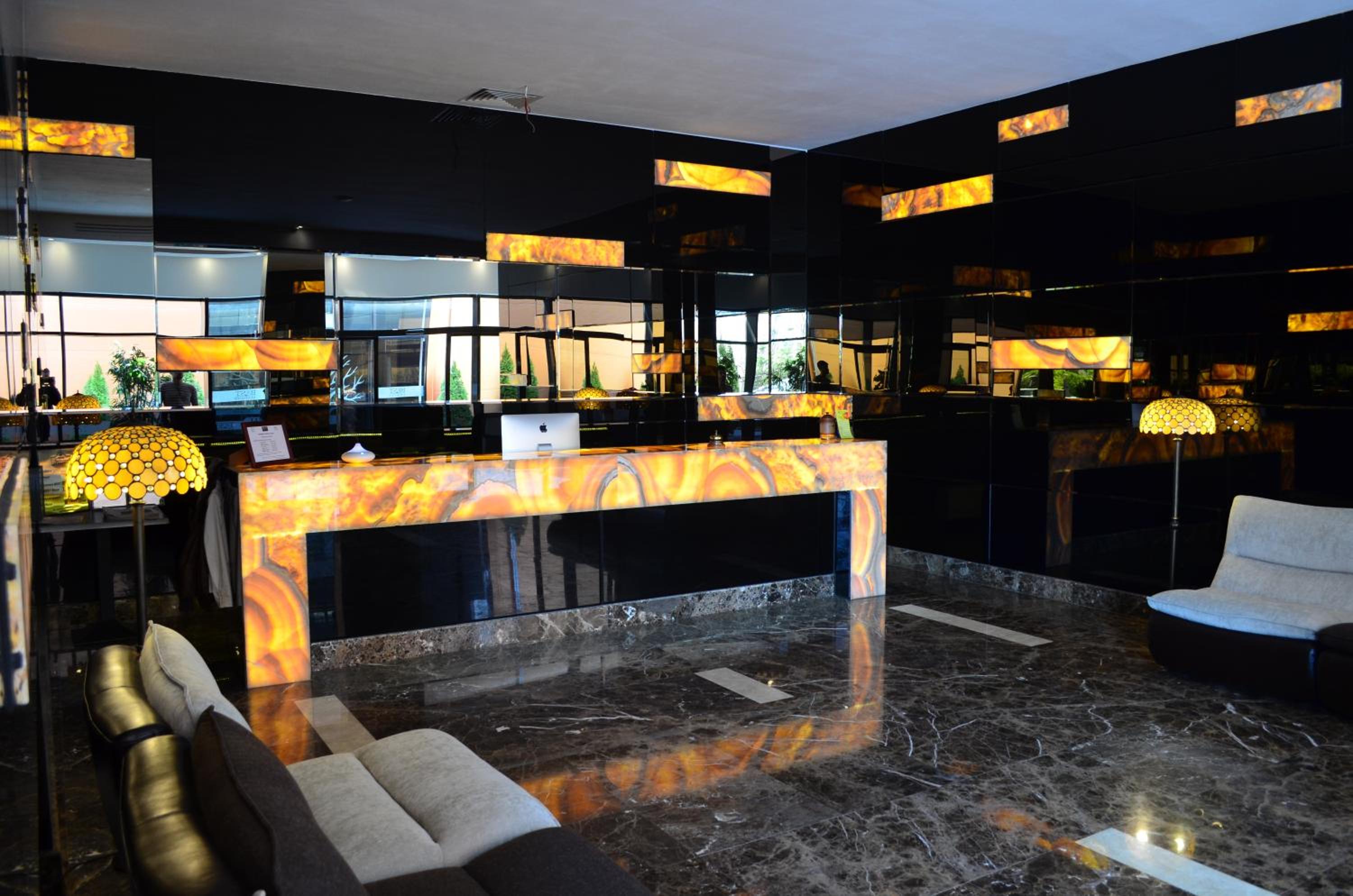 Best Hotel 8/49