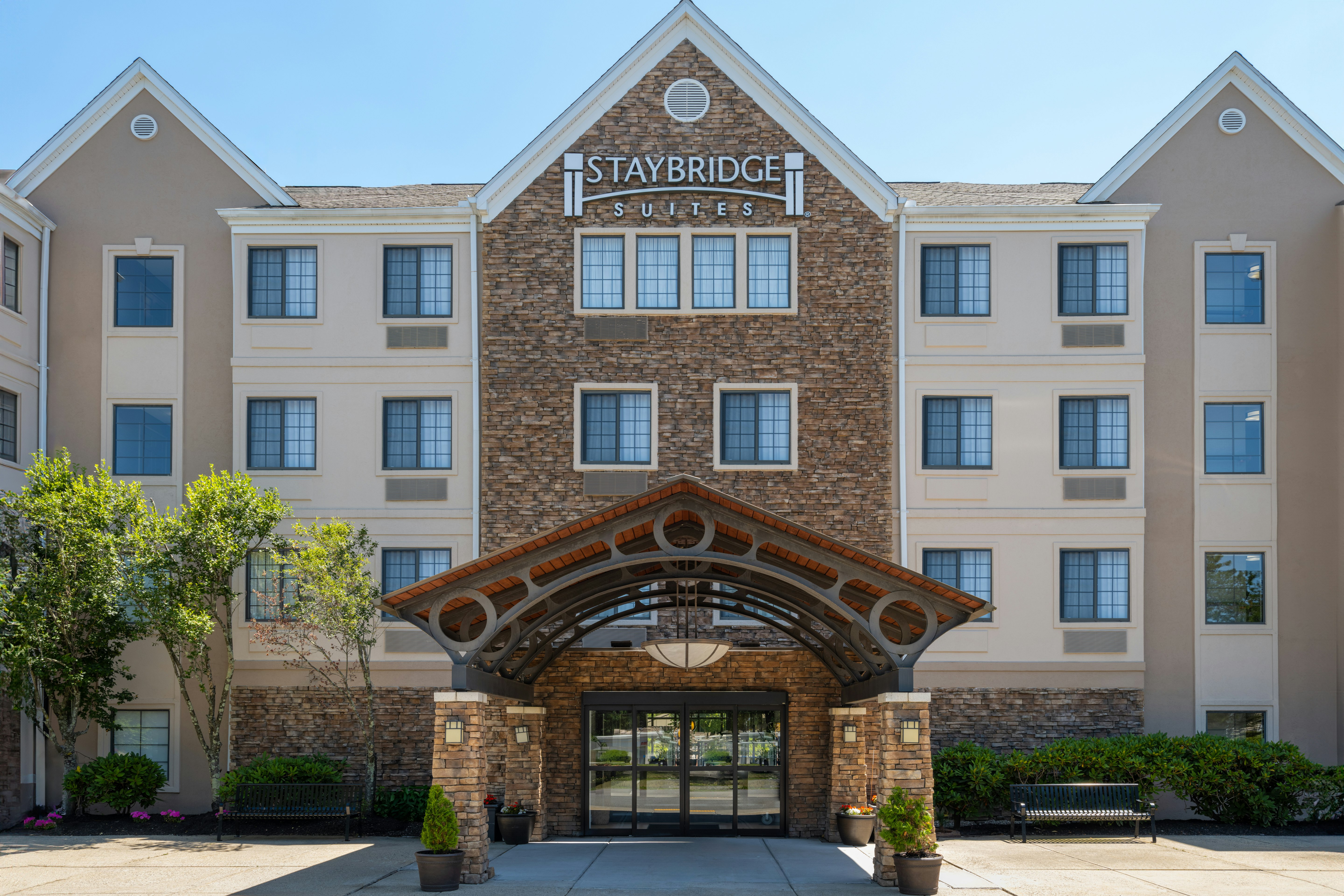 Staybridge Suites Burlington - Boston 2/67