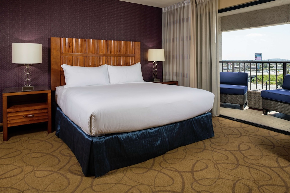 DoubleTree by Hilton Hotel Carson CA 21/84