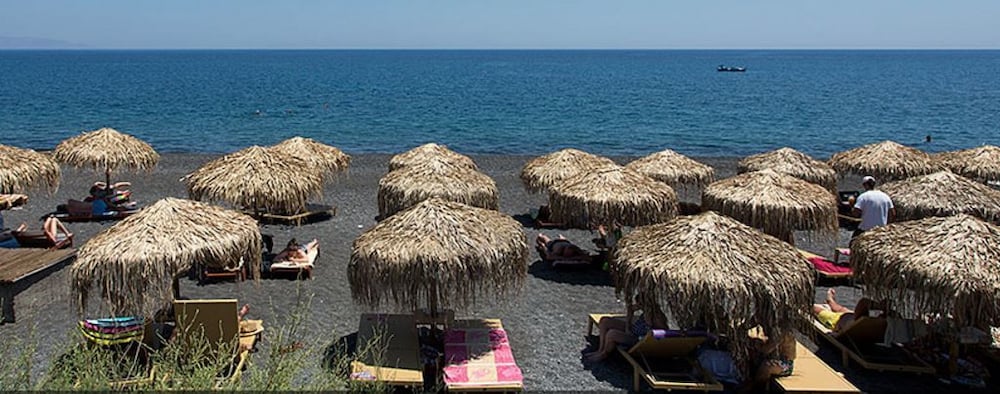KAMARI BEACH 50/53