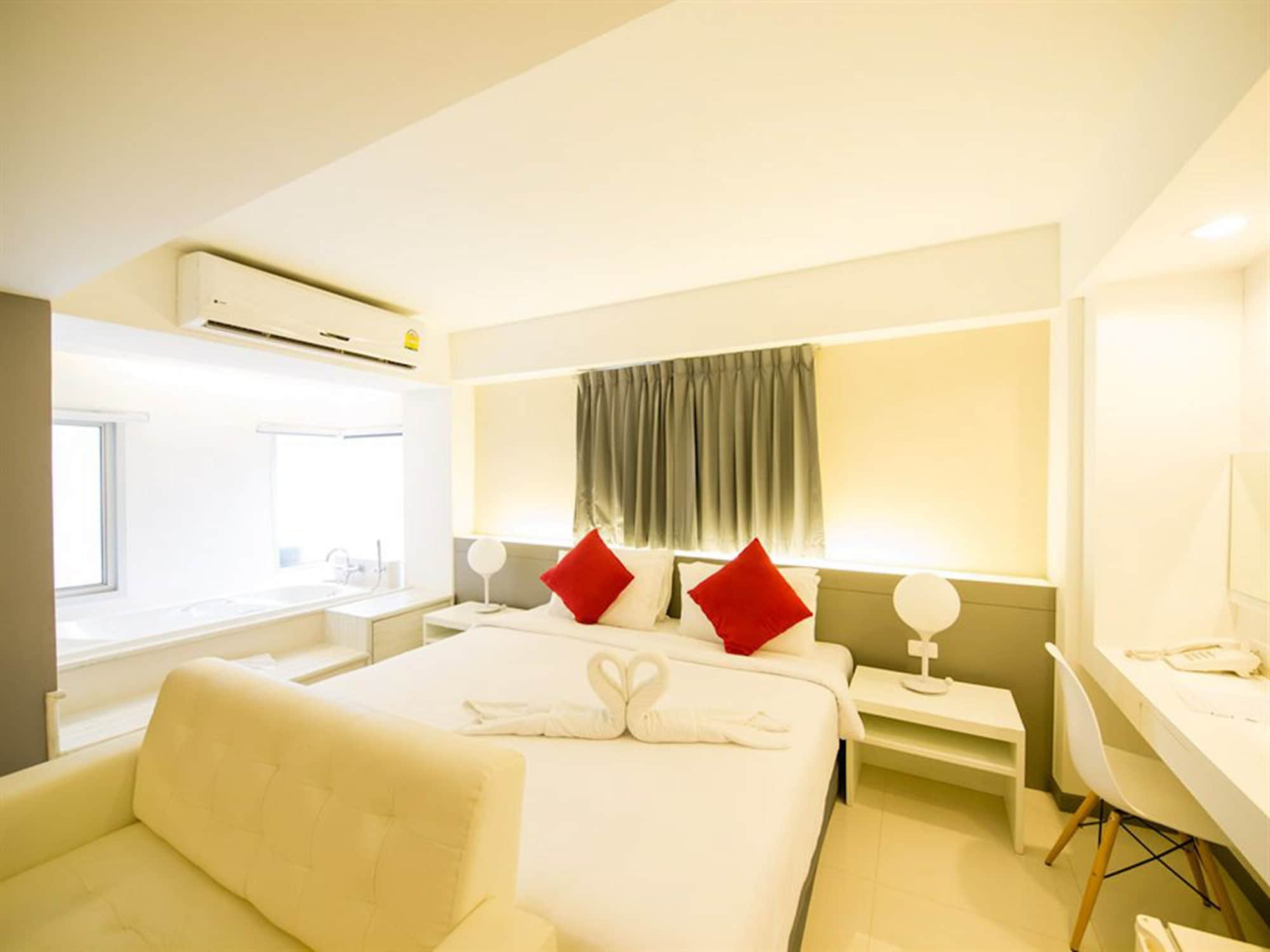 SUITE, DOUBLE BED