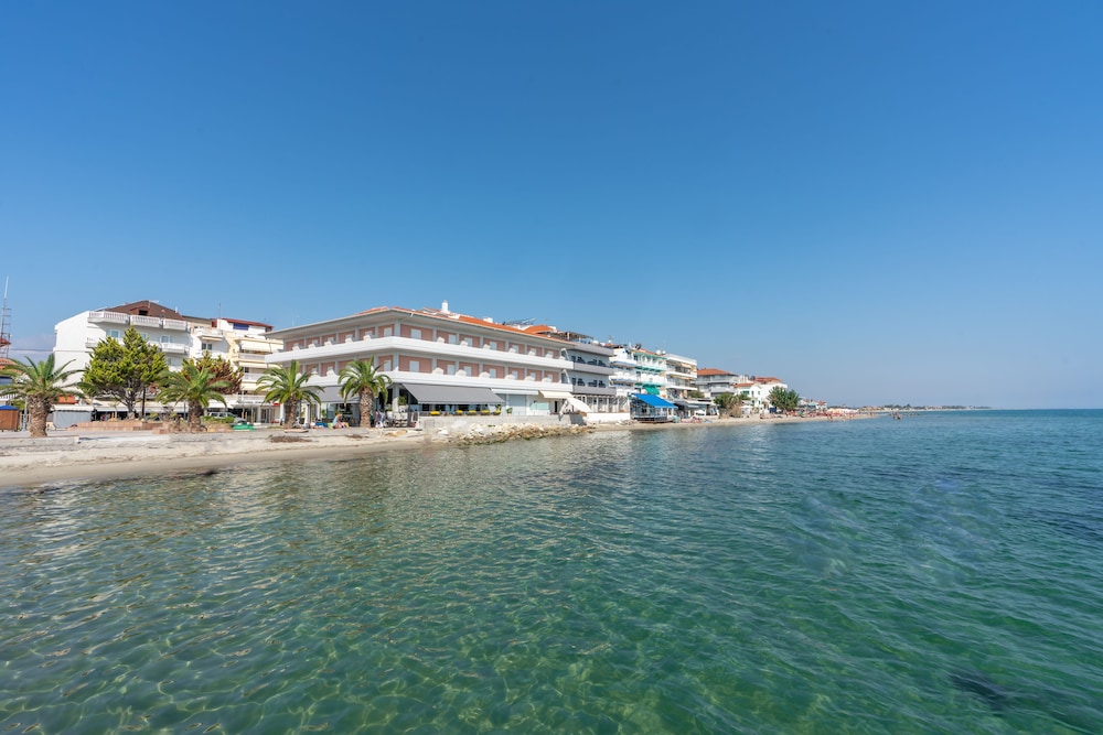 Paralia Beach Boutique Hotel 41/50