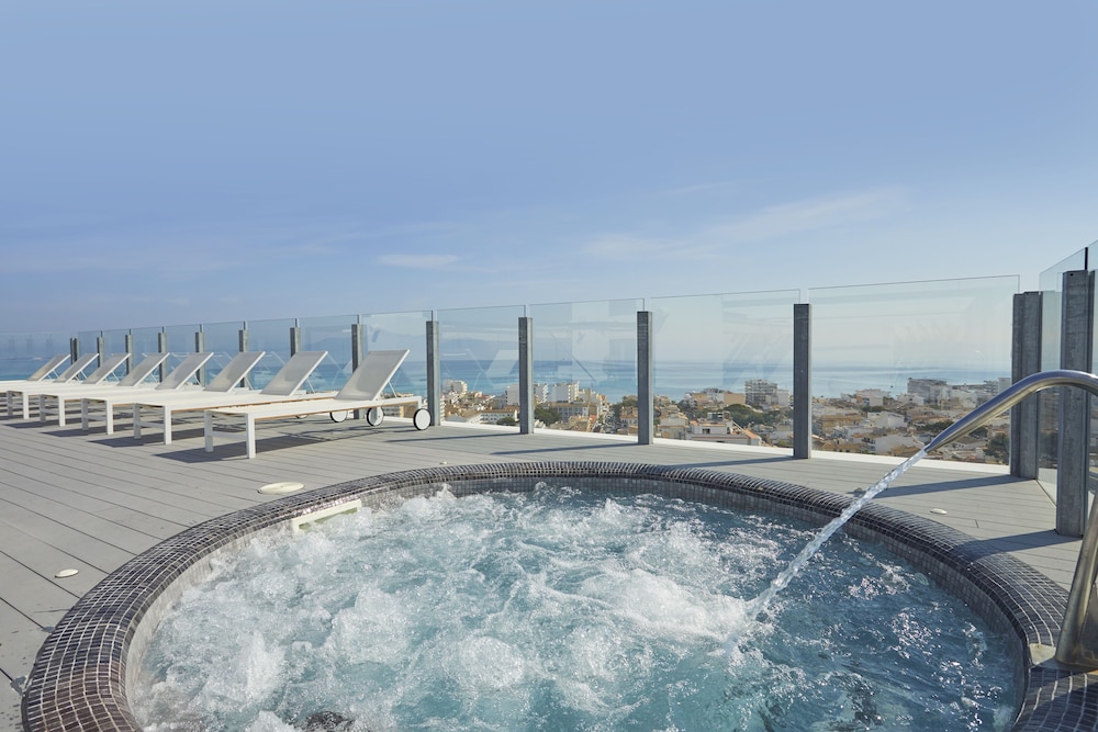 BG Tonga Tower Design Hotel and Suites 23/64