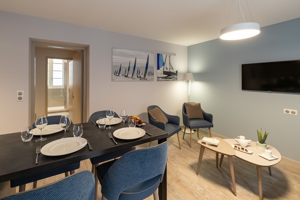 Hotel des Marins 25/50