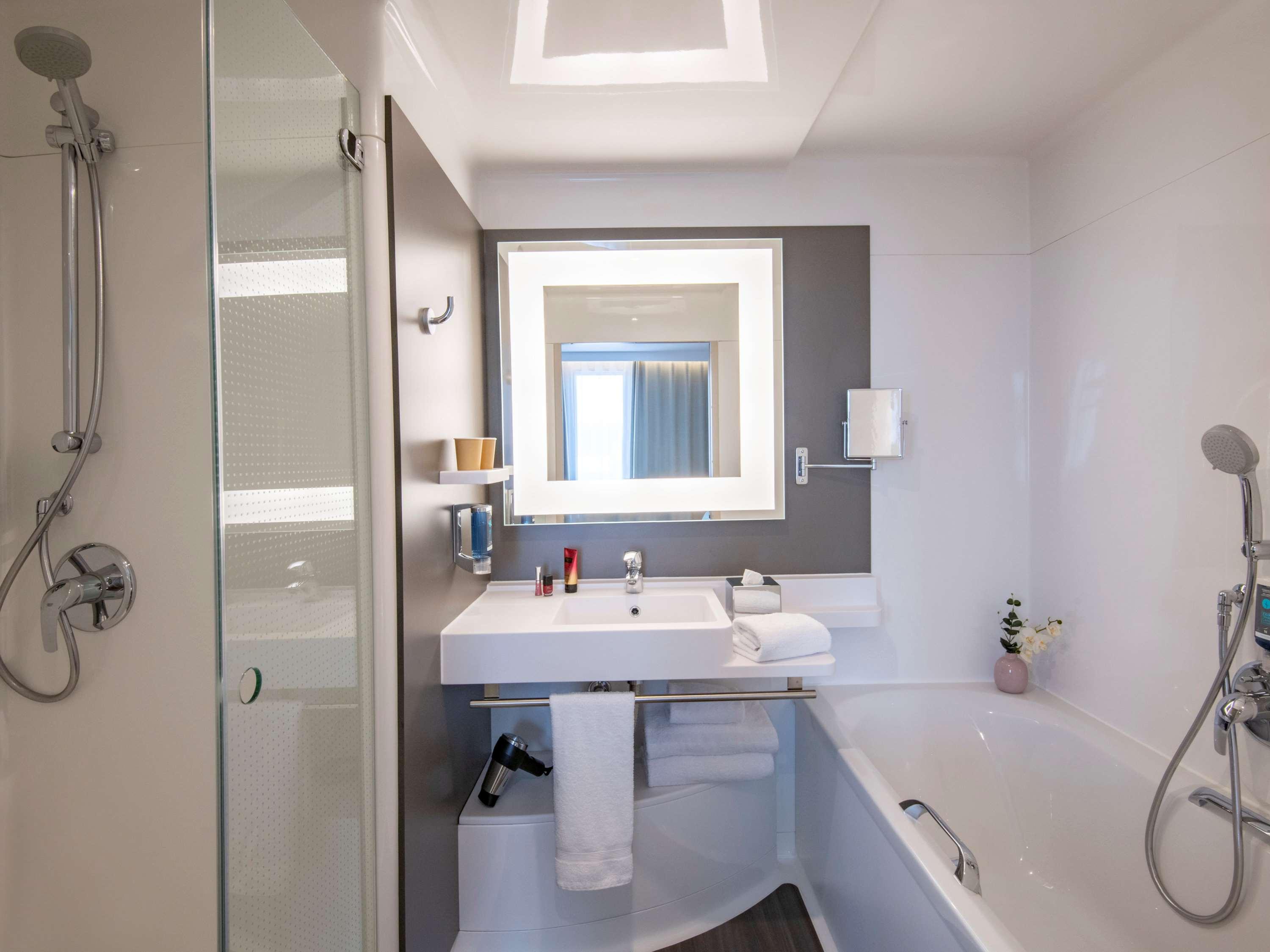 جناح سوبيريور بسرير مزدوج مع أريكة لذوي الإعاقة، Novotel Suites Nice Airport Hotel 3/5