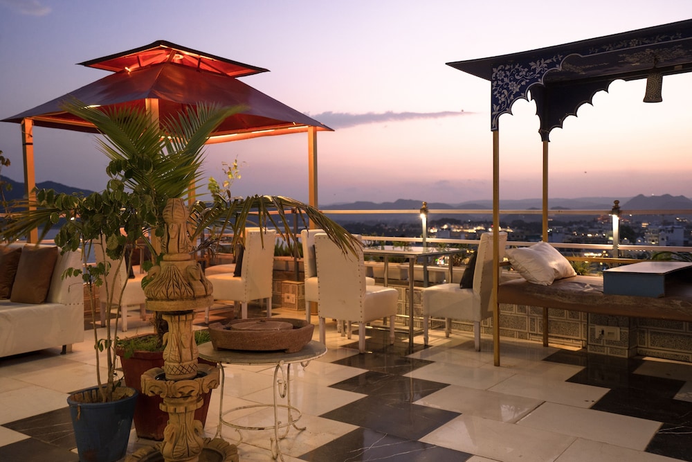 The Lake View Hotel – On Lake Pichola 45/50