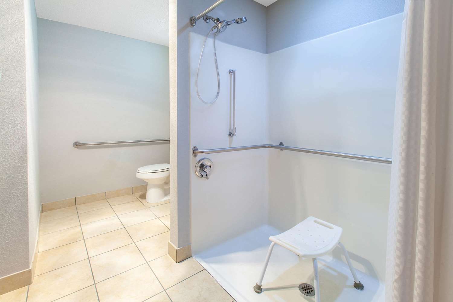 Microtel Inn & Suites By Wyndham Pittsburgh Airport 11/11