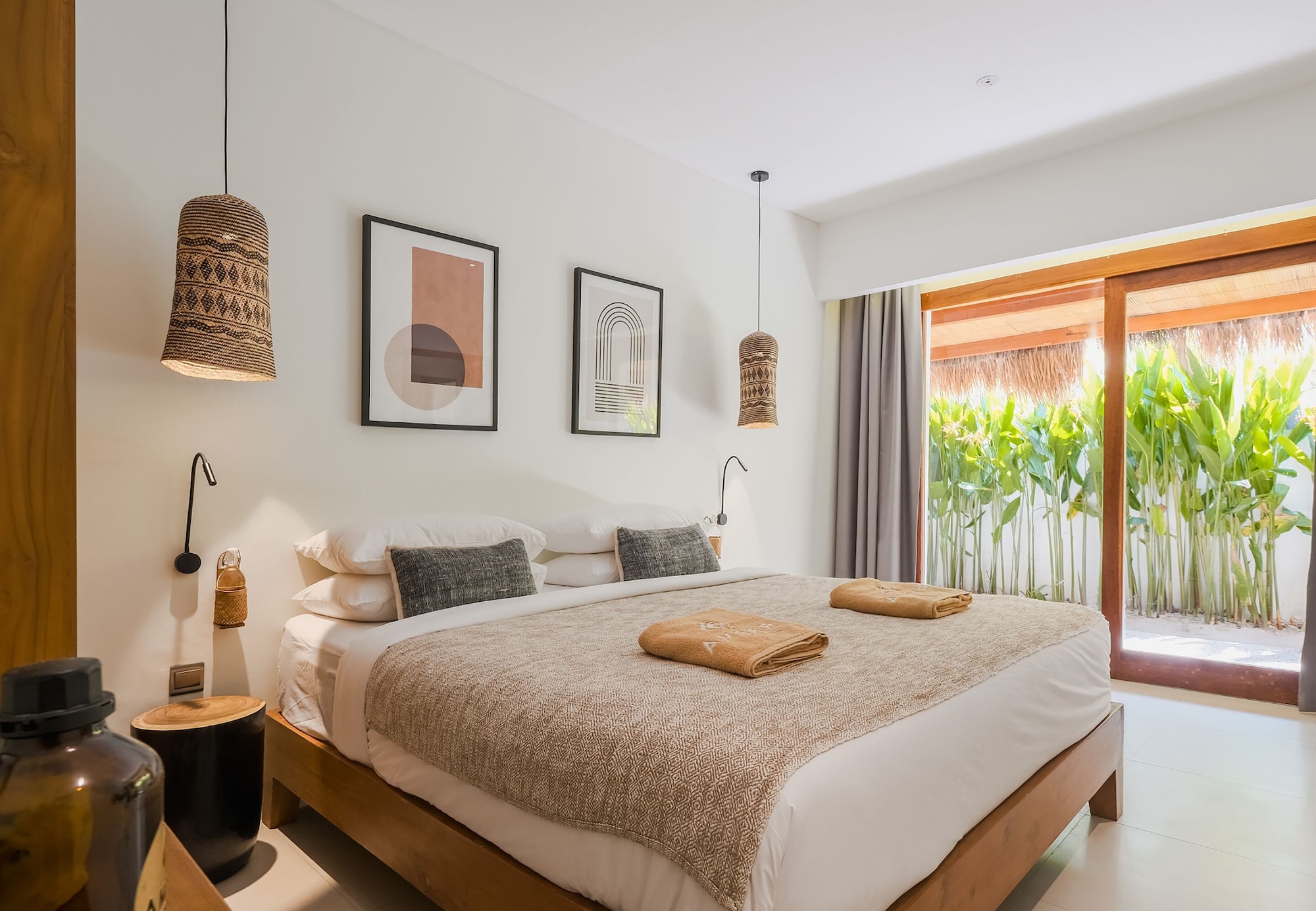 2 Bedrooms, Pool, Villa, King and Twin Beds